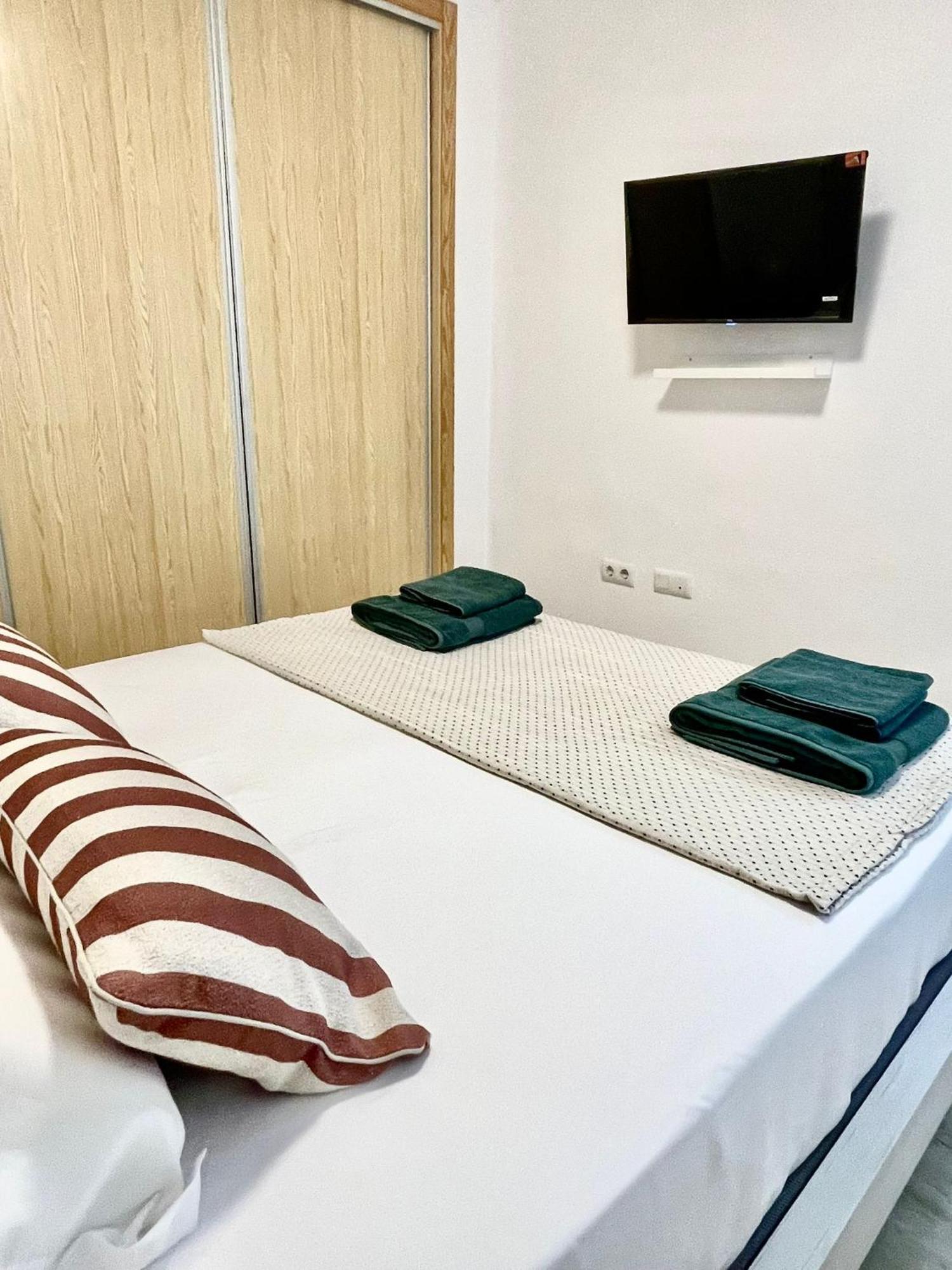 קרטחנה Apartamentos Familiares Puerto Nova מראה חיצוני תמונה